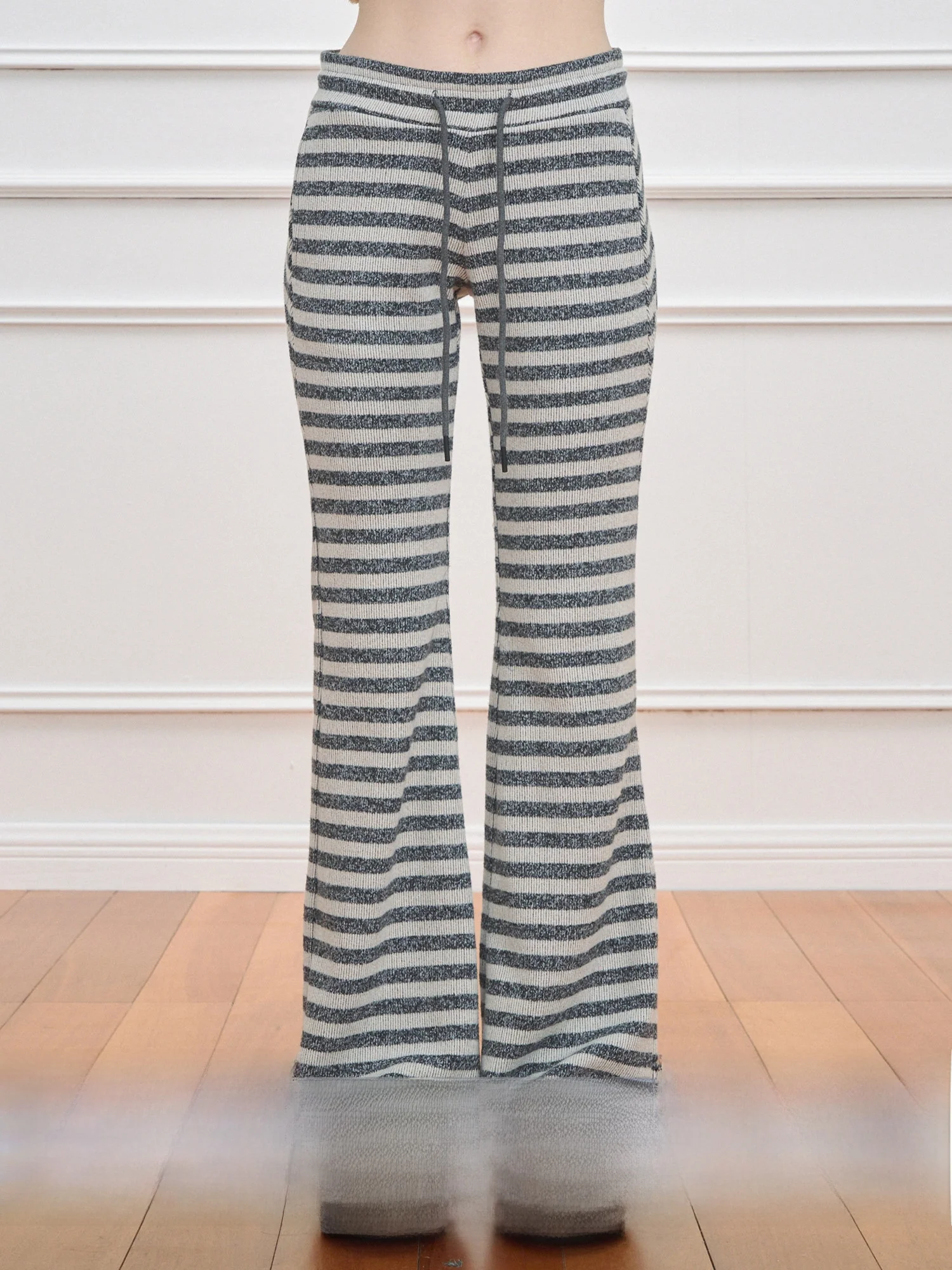 

NECY Casual Pants Autumn Winter Soft Comfortable Slimming Trousers Unique Drapey Flared Pants Leisure Pants with Stripe Pattern