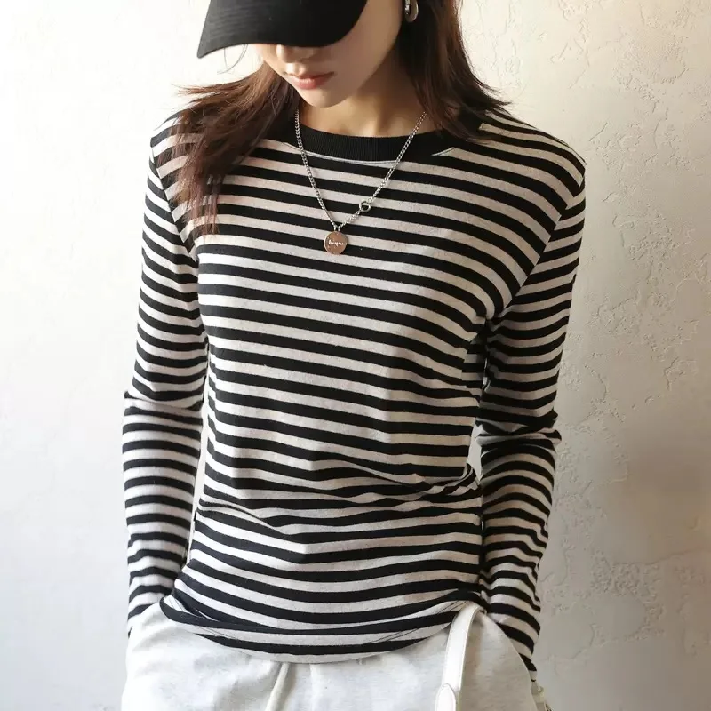 Camiseta feminina de manga cheia com gola redonda listrada, camisa de assentamento feminina, tops casuais versáteis, primavera, outono