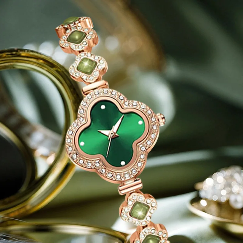 Elegant Fourleaf Clover Quartz Watch Musthave Accessory for a Stylish Look