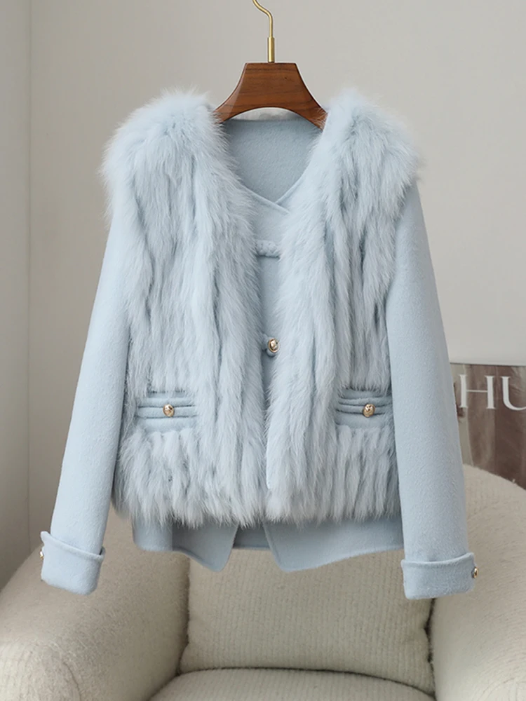 

Detachable two-piece fur vest with double-sided woolen fabric, exuding a refined and slimming temperament for socialites.