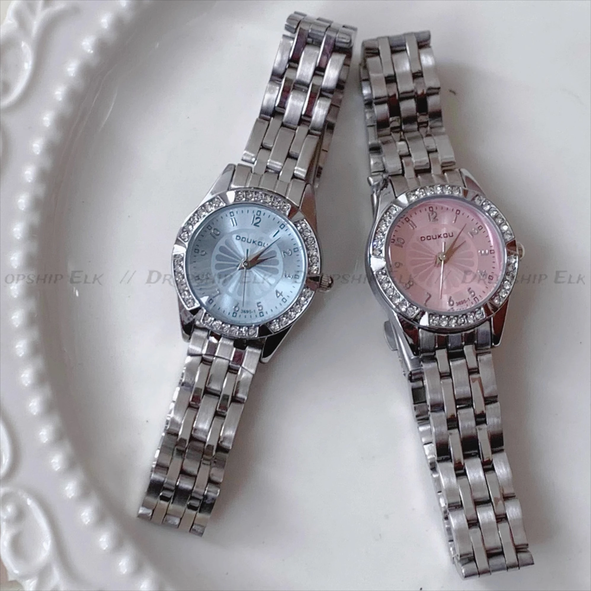 Reloj de cuarzo para mujer adornado con diamantes de imitación, artesanía exquisita de lujo, elegante aleación redonda para moda, informal y de negocios