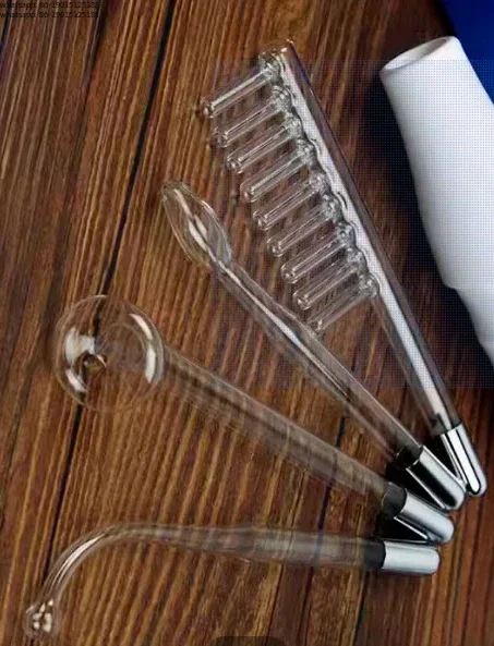 

Новая модель 2026 года: портативный мощный высокочастотный фиолетовый световой прибор для лечения акне и электрический массажер для лица