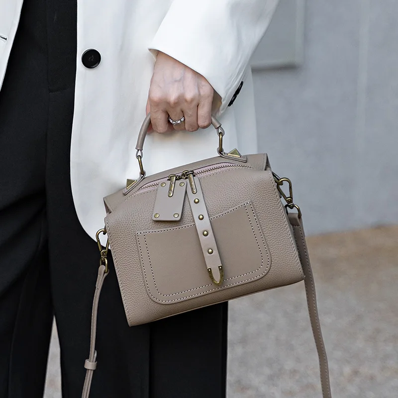 2026 New Fashion Hot-selling Women's Simple and Versatile Large-capacity Commuter Women's Shoulder Messenger Bag