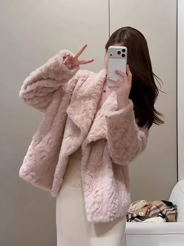 الوردي فو الأرنب الحلو معطف المرأة أنيقة طويلة الأكمام الدافئة الشتاء سترة خمر الكورية لطيف لينة فو الفراء عالية الجودة القمم جديد
