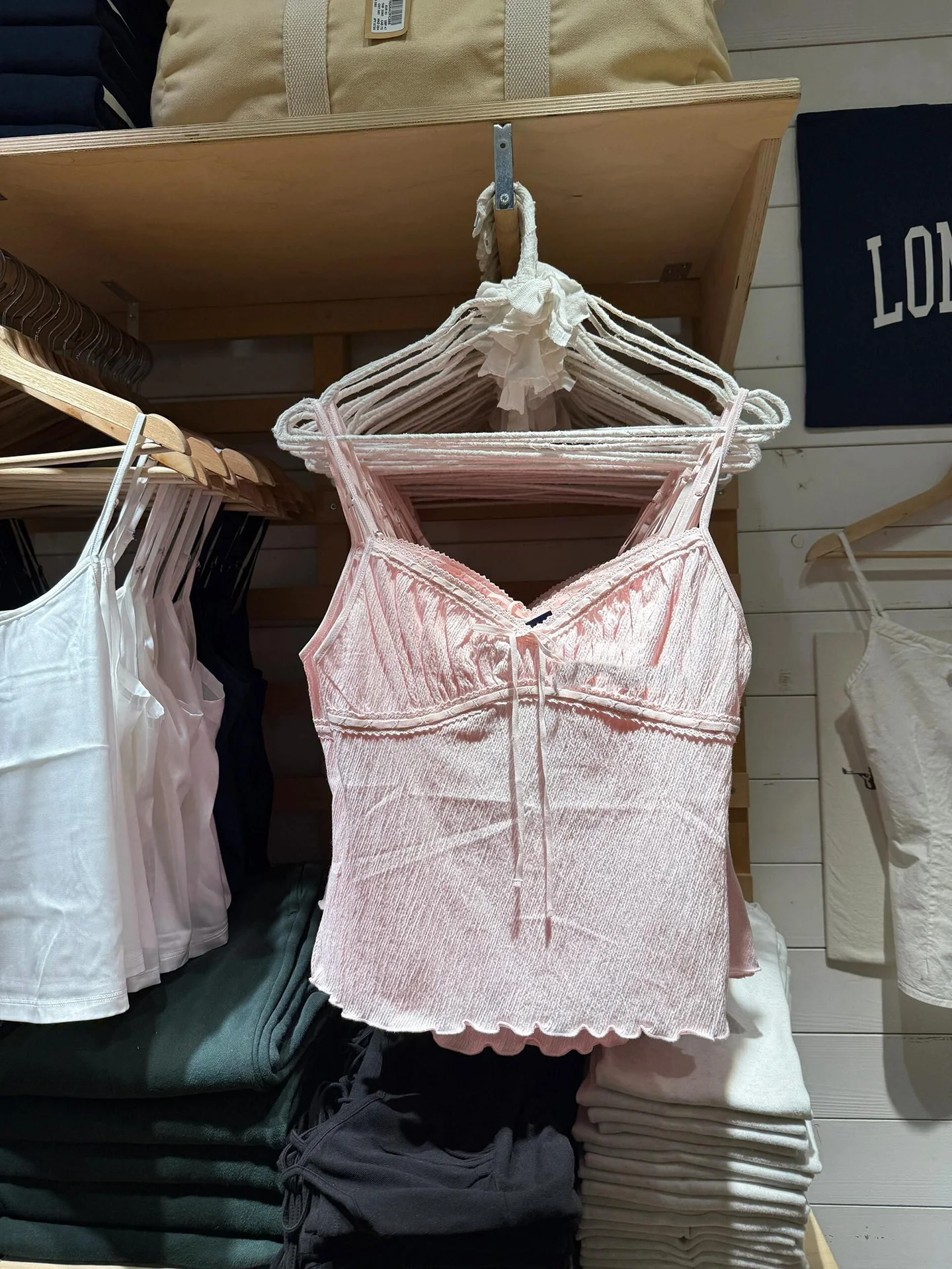 Amerykańska bluzka z falbankami, różowa koronka, wiązana w talii kamizelka Brandygirl, do pracy, dopasowany krój, bawełna, kolor