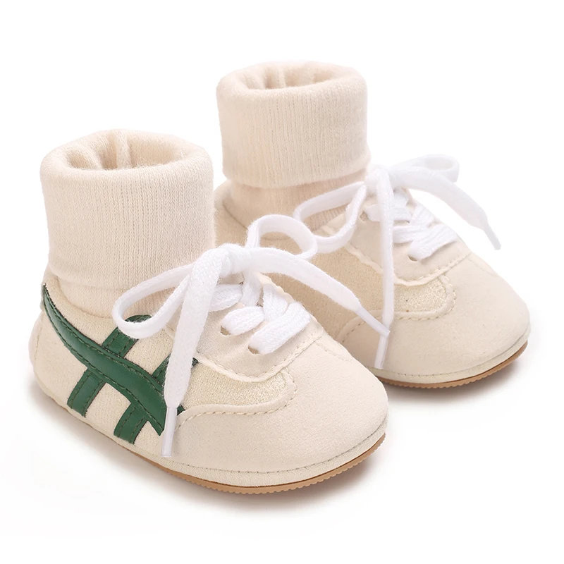 Scarpe da bambino Calzini in cotone morbido Stile che copre la caviglia Scarpe sportive calde autunnali e invernali Scarpe da passeggio per bambini e neonati