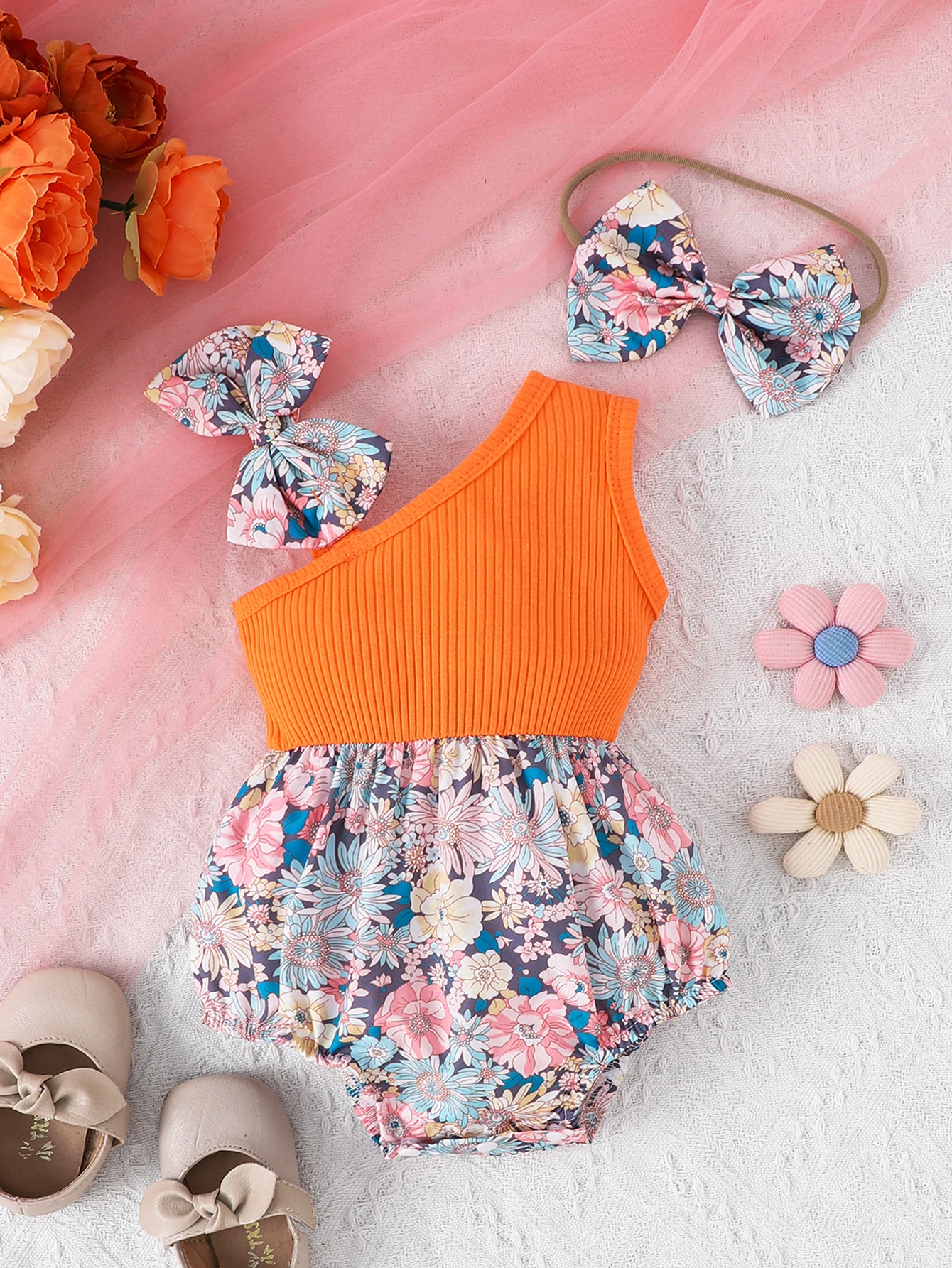 

2PCS European And American Summer Girls 0-1 Years Old Cute Sweet Orange Suspender Printed Clothes + Head Estimate