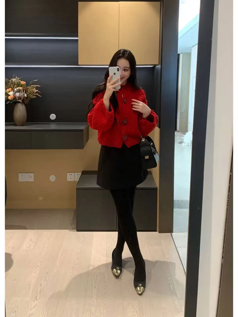 

XINYI Winter High-End Lantern Sleeve Woolen Sweater Women's Thickened Slimming Knitted Shirt V-neck Long Sleeve Regular Length