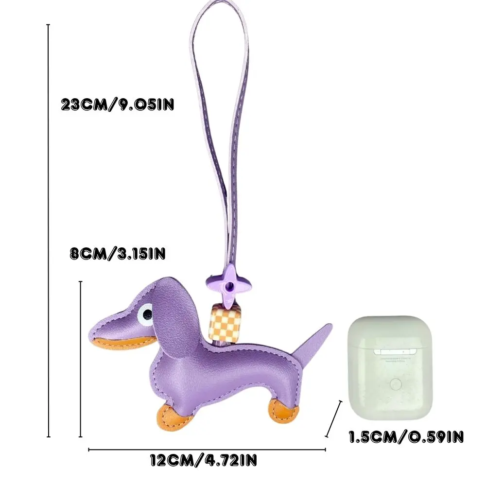 Llavero de cuero de perro salchicha con trébol de cuatro hojas y abalorio de cuentas a cuadros, costuras detalladas, regalo lindo único, cuero PU