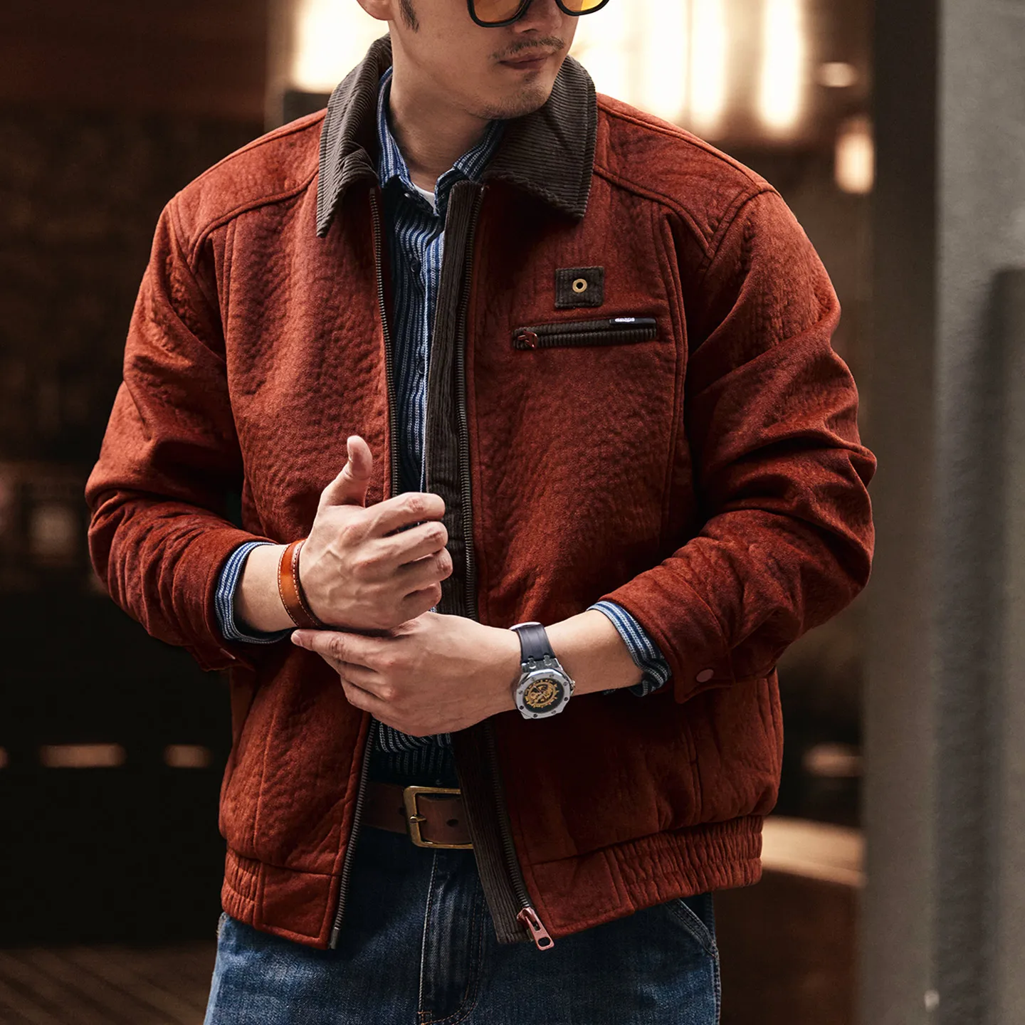 

A new autumn/winter 2025 fashion retro corduroy jacket for men, a loose and casual workwear jacket