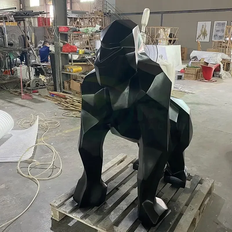 Customized Outdoor Large Shopping Mall Decorations Animal Metal Art Gorilla Sculpture Resin Sculptures Fiberglass Sculpture