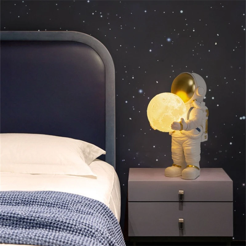 Astronaut table lamp creative astronaut LED children\'s room bedroom bedside living room moon wall lamp boy planet night lamp