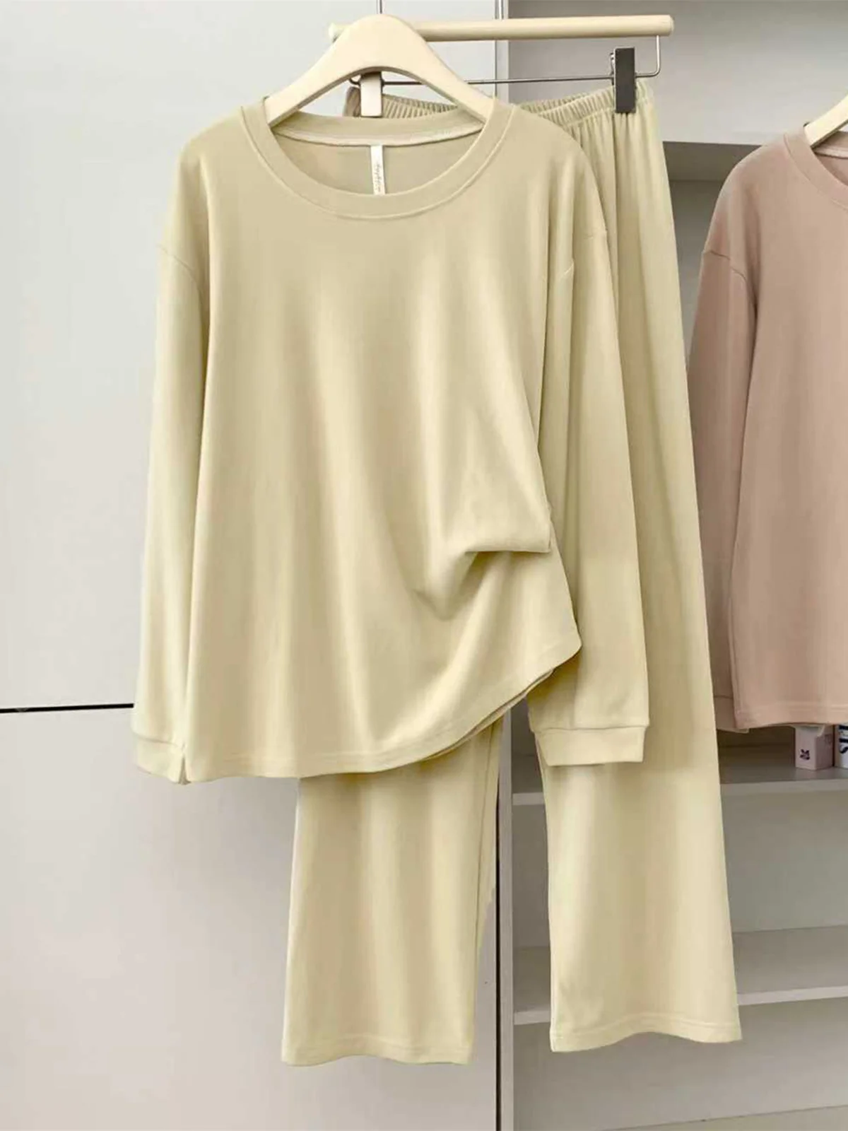 

5179 Solid Color German Velvet Fleece-Lined Thickened Warm Round Neck Long-Sleeve Long Pants Pajamas for Women New Autumn and Winter Comfortable Loungewear Set