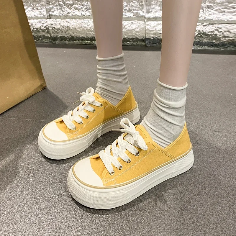 Hot selling two pairs of thick soled canvas shoes for women, one foot for lazy and versatile casual flat bottomed shoes