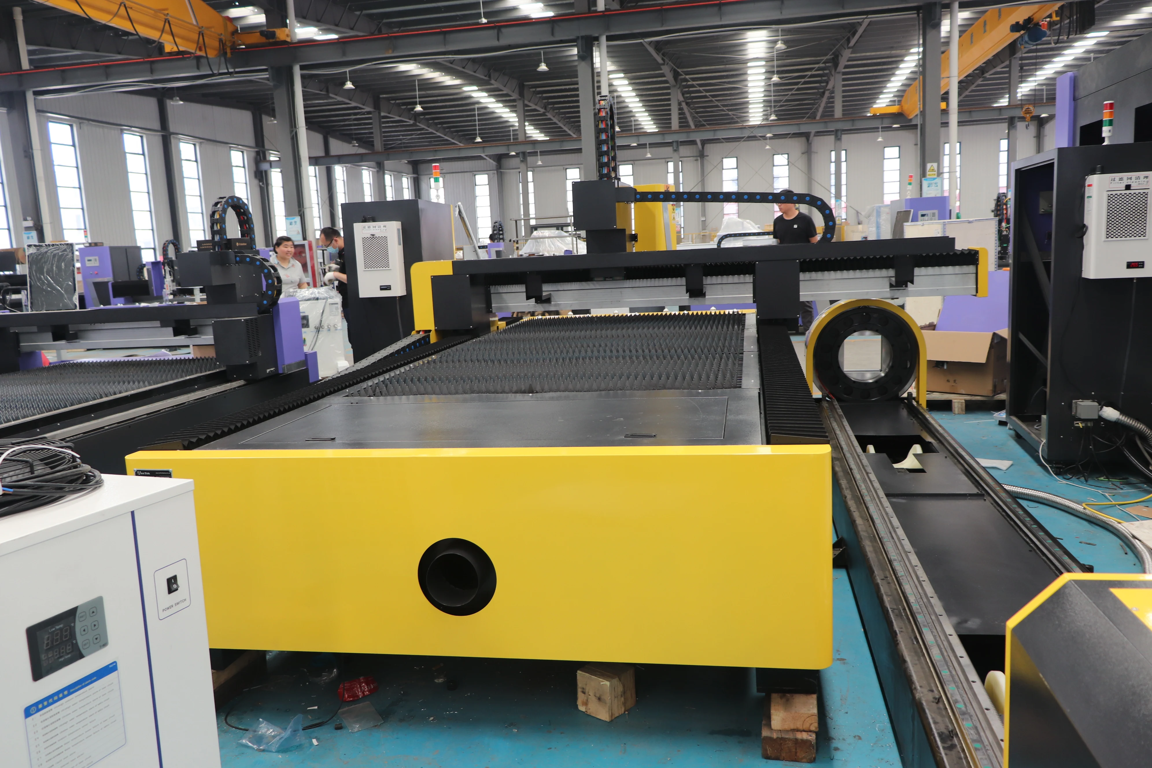 Precise Laser cutting machines 2025 new design cnc Tube cutter Automatic Multi-functional laser tools for cut metal
