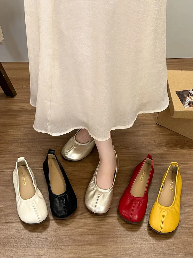 Fashionable Women's Slip-On Flat Bottom Fake Split Toe Shoes round Toe Light Weight Rubber Outsole French Style Casual Shoes
