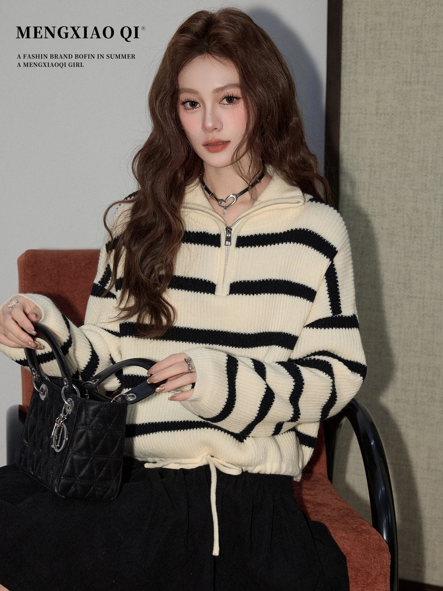 

Женская длинная свободная трикотажная кофта Meng Xiaoqi с открытым воротником, в полоску, на молнии, во французском стиле, осенне-зимняя новинка