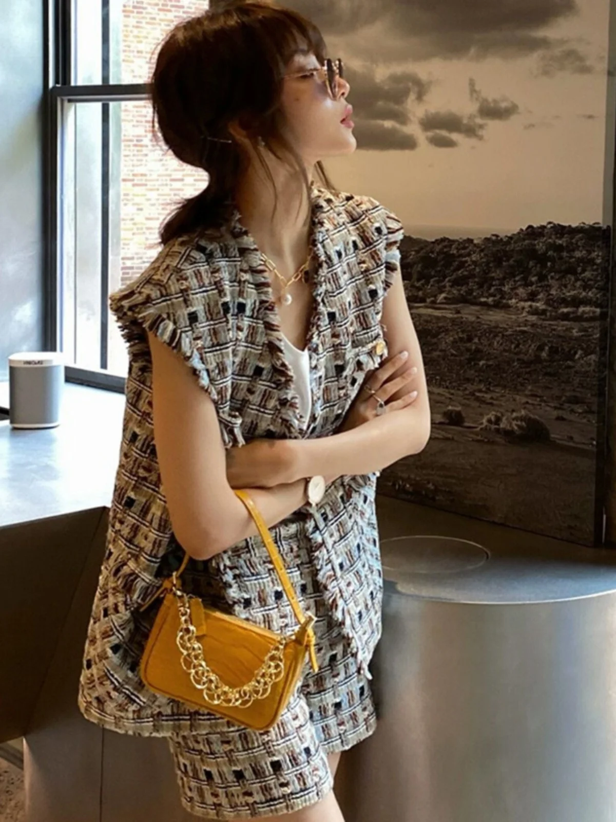 

Women's Summer Fashion Set Short Pants Two-Piece Suit Coarse Tweed Layering Vest High-End Feeling Elegant Style Casual Wear