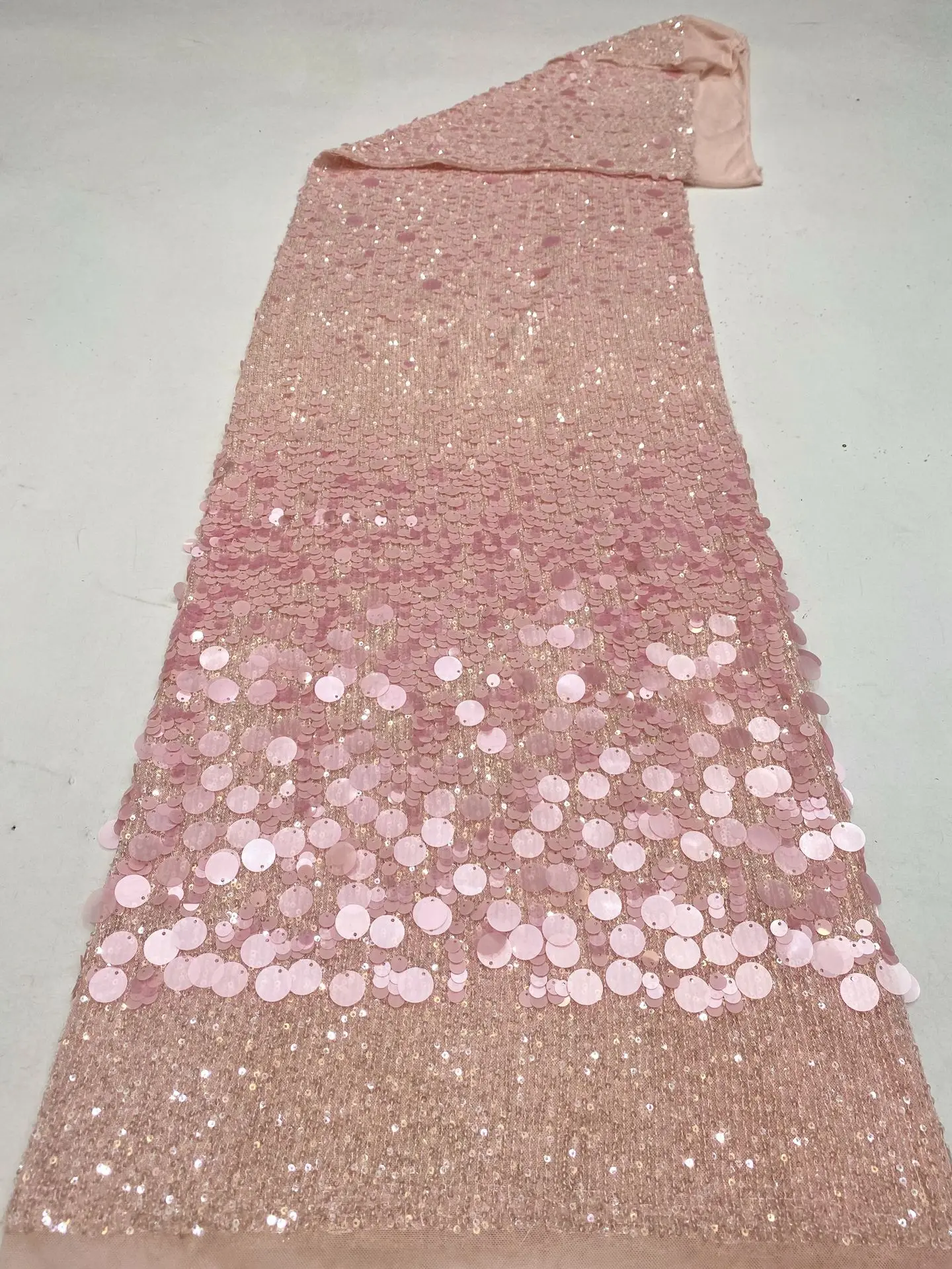 New ultra-shiny gradient sequi - Crystal Mesh Fabric recension och pris