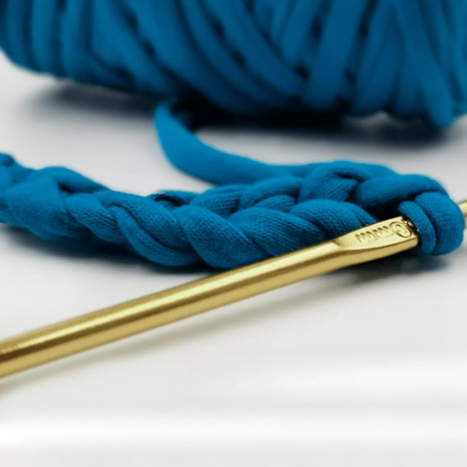400G 1PC Solid Color T Shirt Yarn Woven Elastic Fabric Cloth Yarn for DIY Crochet Knitted Bag Blanket Cushion Material Thread