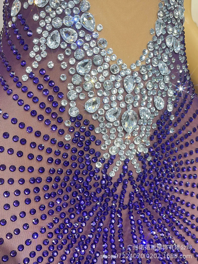 Zware industrie Steentjes Paarse billen Temperamentjurken Zangeres High-end sfeervolle modellen Catwalks Gewaden Longues