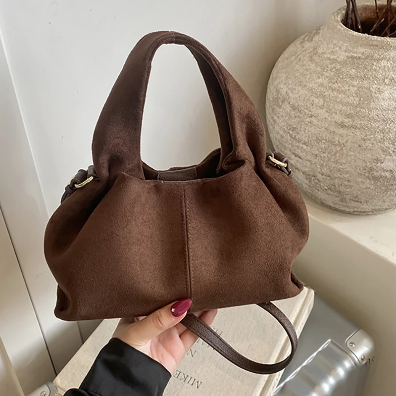 

Французская сумка-облако Cloud Dumpling Bag: дизайнерская матовая сумка, новая модная сумка-тоут, сумка для ланча, ретро-сумка с магнитной застежкой, сумка через плечо/кроссбоди