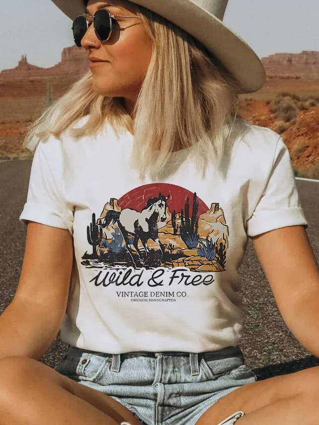 Arizona Desert Vibes Adventure Vintage Graphic Print Design for T Shirt Trendy New Cute Women\'s Horse Pattern O-Neck T-Shirt.