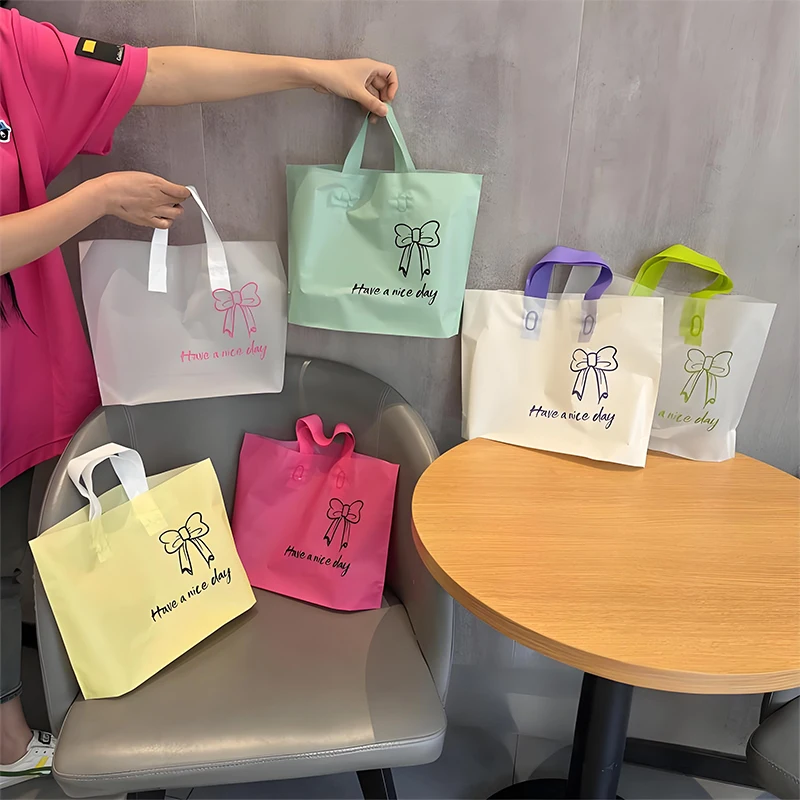 50-ピース-ロットハイエンドつや消しプラスチック肥厚ショッピングバッグ衣料品店ハンドヘルドギフト包装袋衣類ショッピングバッグ