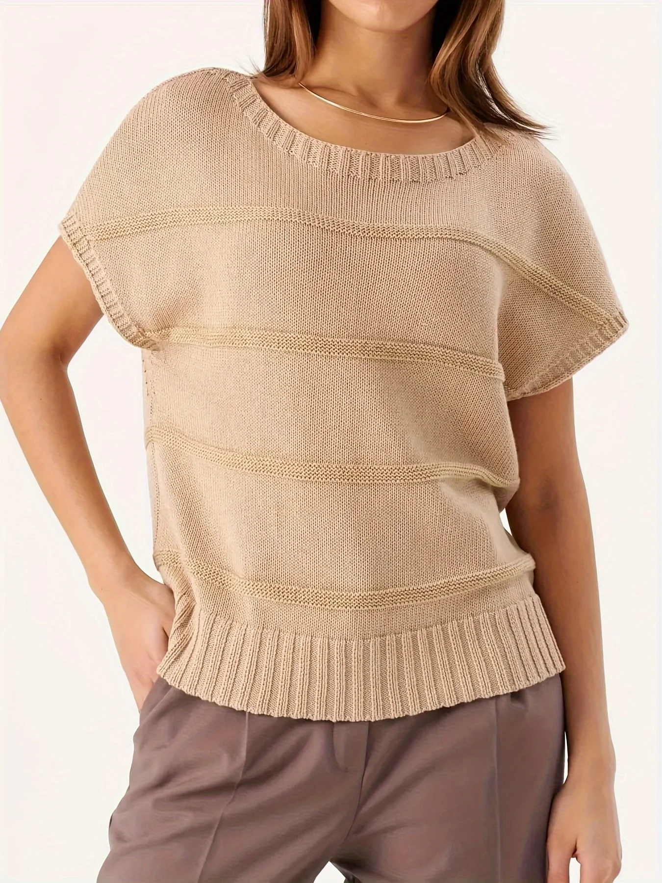 

Women's plus size solid color knitted short sleeved T-shirt, elegant and fashionable, suitable for spring and summer