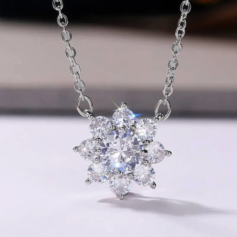 Huitan Schneeflocken-Design Damen-Anhänger-Halskette, voll funkelnd, CZ, Party, ästhetisch, elegant, für Damen, Hochzeitsaccessoires, trendiger Schmuck