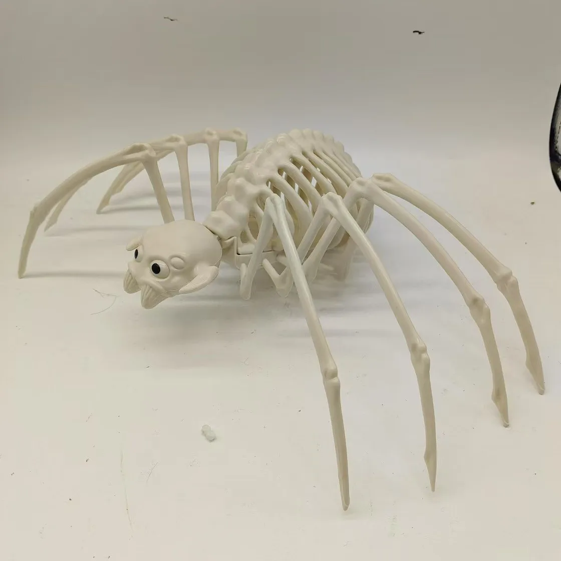 

Забавная модель скелета паука на Хэллоуин, проволока паука/скелет паука, реквизит для украшения места, украшения со скелетом на Хэллоуин, реквизит