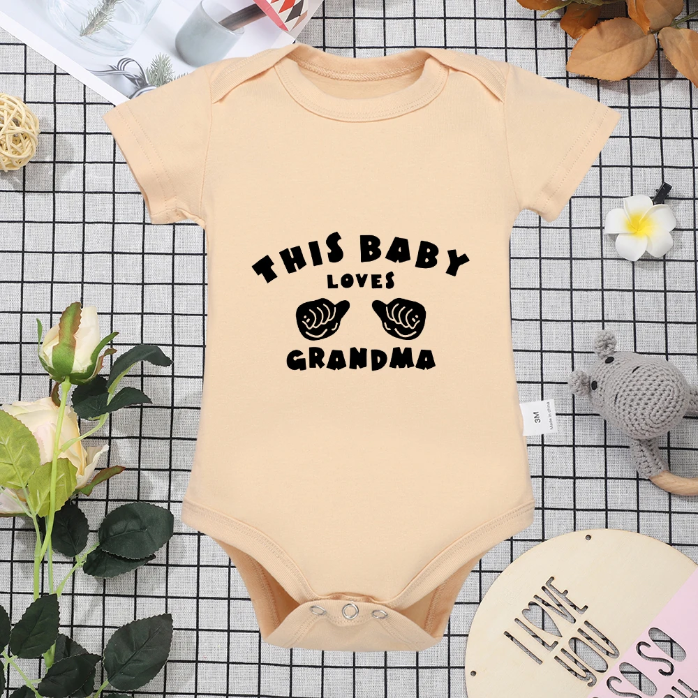 THIS BABY LOVES GRANDMA Trendy Printed Infant Short Sleeve Romper Khaki Infant Outfits Summer Cotton Cozy Cute Newborn Bodysuit