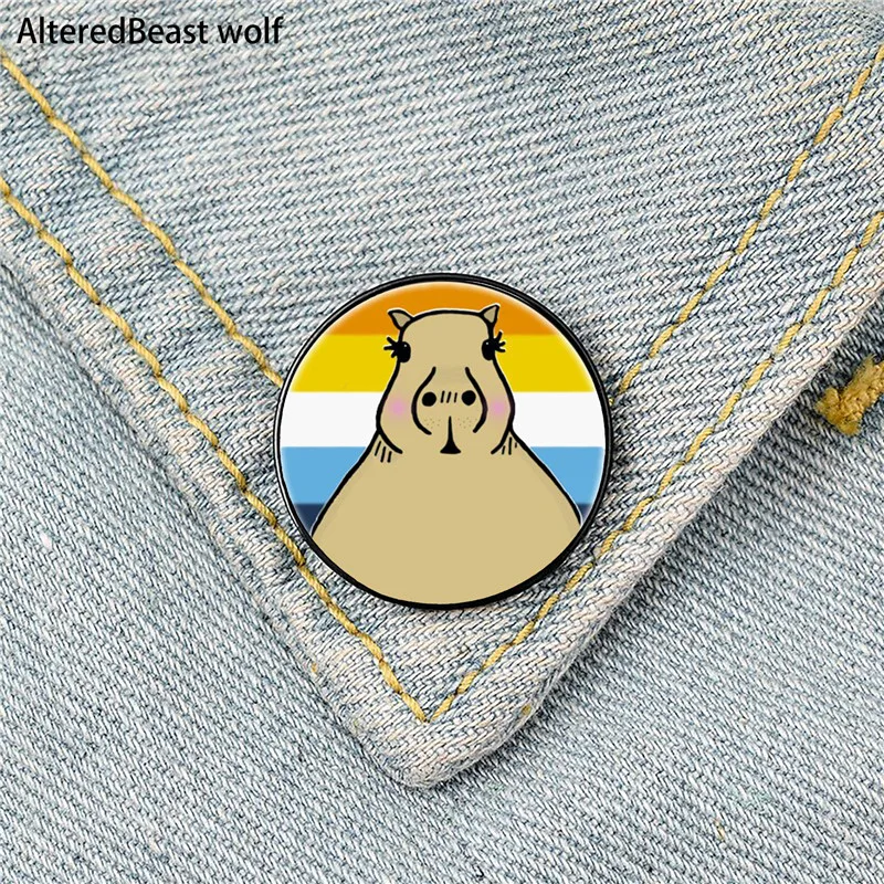 Capybara In Aroace Pride LGBT Pin personalizado divertido broches camisa solapa bolsa insignia dibujos animados esmalte alfileres para amante chica amigos