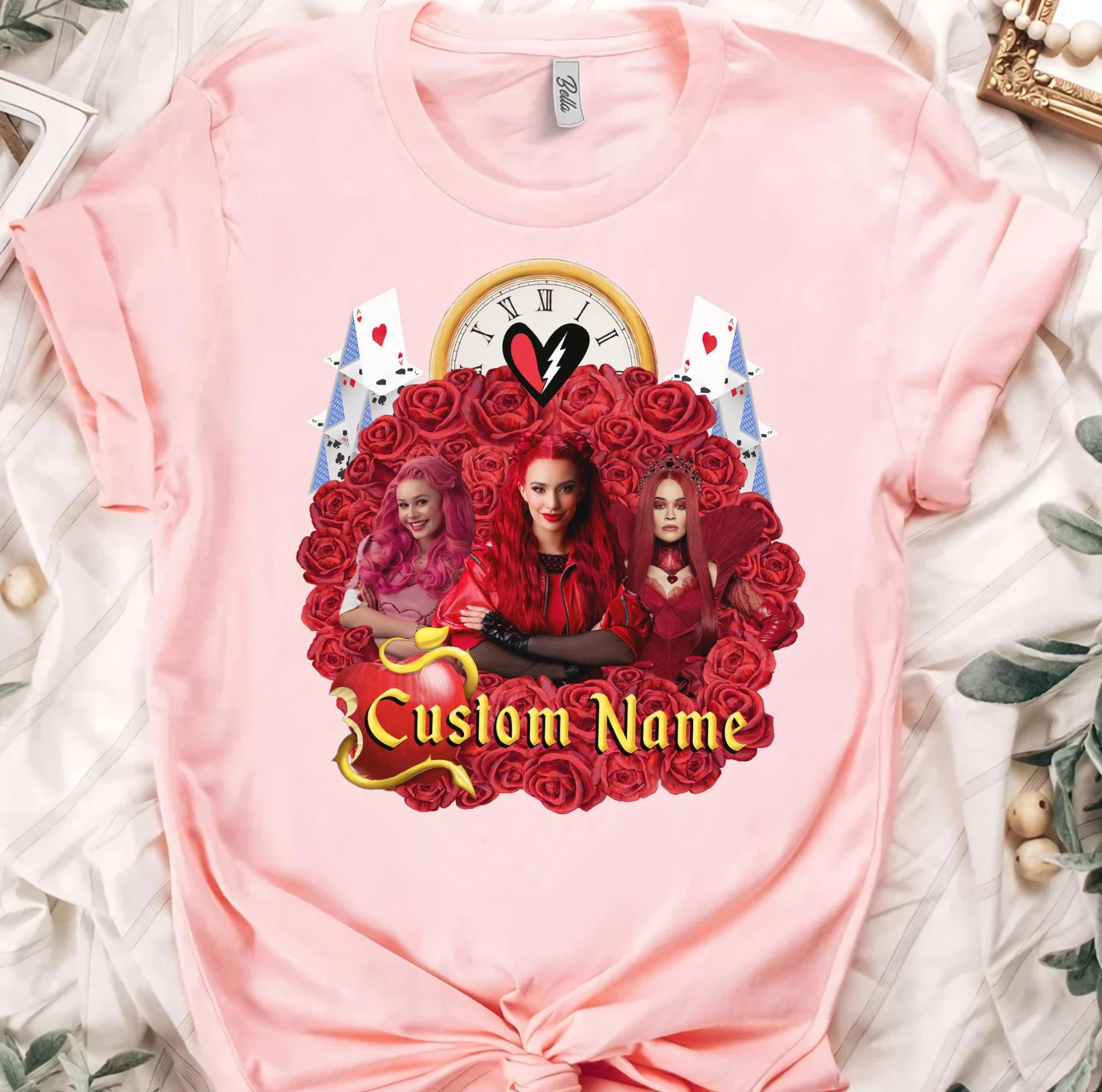 Nome personalizado disney descendentes 4 ascensão de camisa floral vermelha da família disneyland, camiseta de viagem de férias da disney, camiseta ascensão vermelha