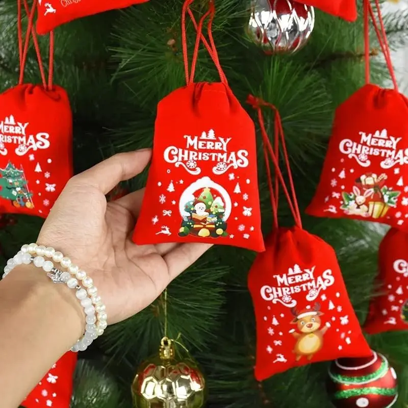 1/30szt Świąteczne torby na prezenty Czerwony aksamitny woreczek ze sznurkiem Luzem Santa Candy Packaging Snack Wrapping Bag Wedding Party Favors Decor — zdjęcie 6