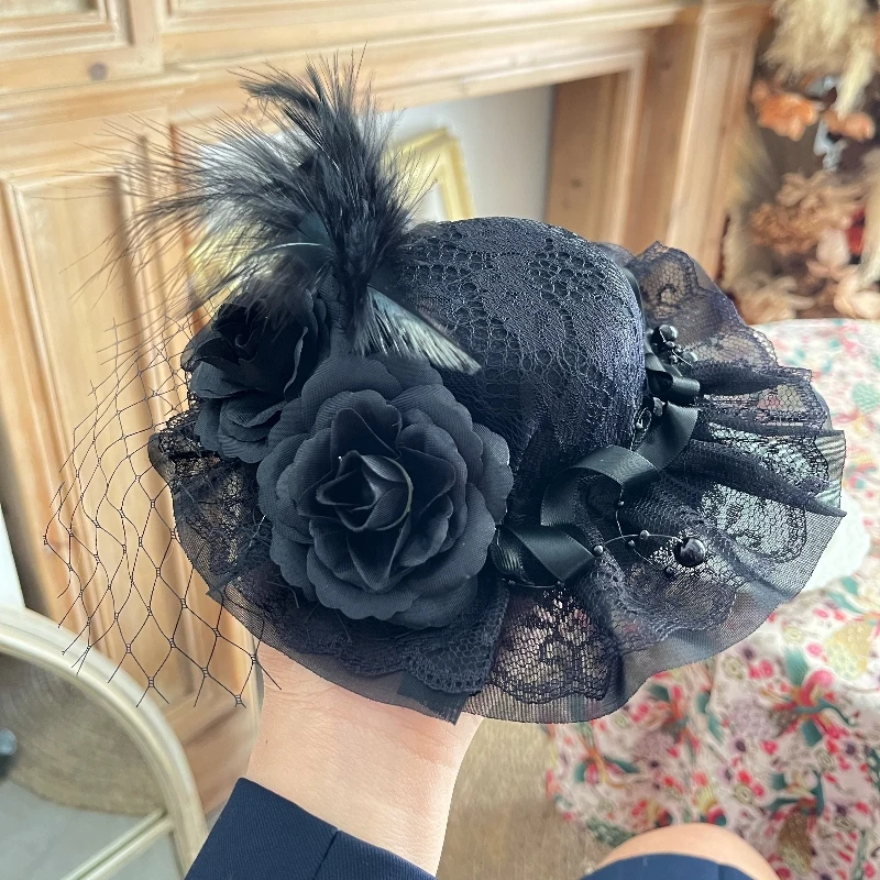 

Оригинальный черный элегантный цилиндр ручной работы в стиле Лолиты, готический темный шляпа с перьями, модные товары для девочек в стиле Лолиты, аксессуары для волос