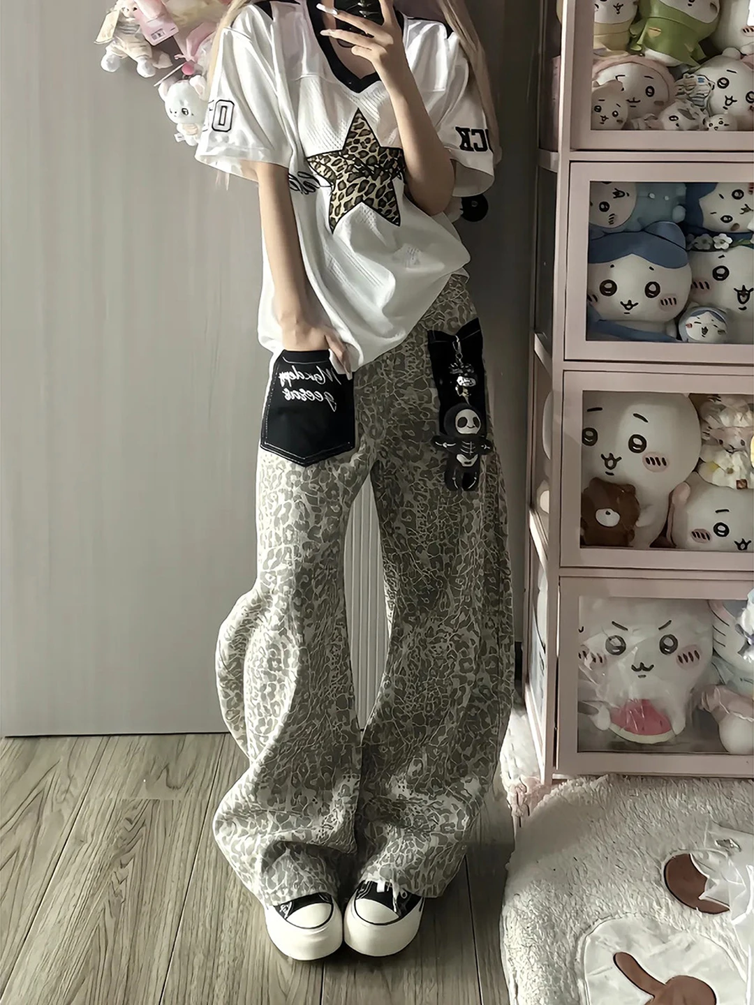 Trendy Straight Leg Jeans with Pocket Leopard Print Patch Knife  Design Men's Women's Clean Fit Wide Leg Trousers