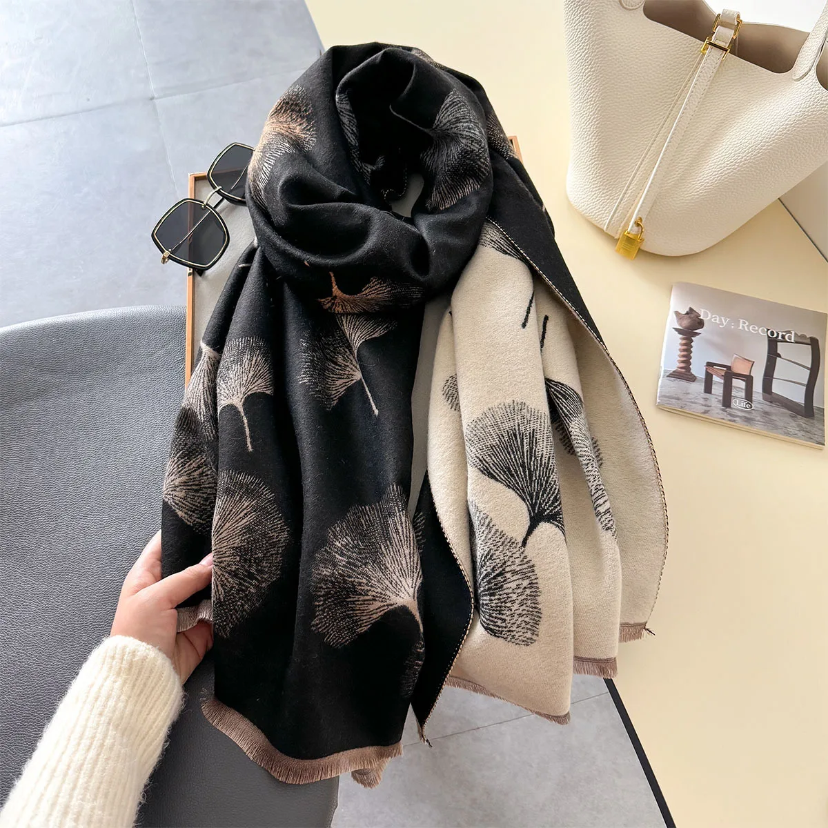 New Korean Men Women Fashion Scarves Luxury Print Imitation Cashmere Warm Shawl Student Thick Wrap Cloak Bufanda Echarpe Blanket