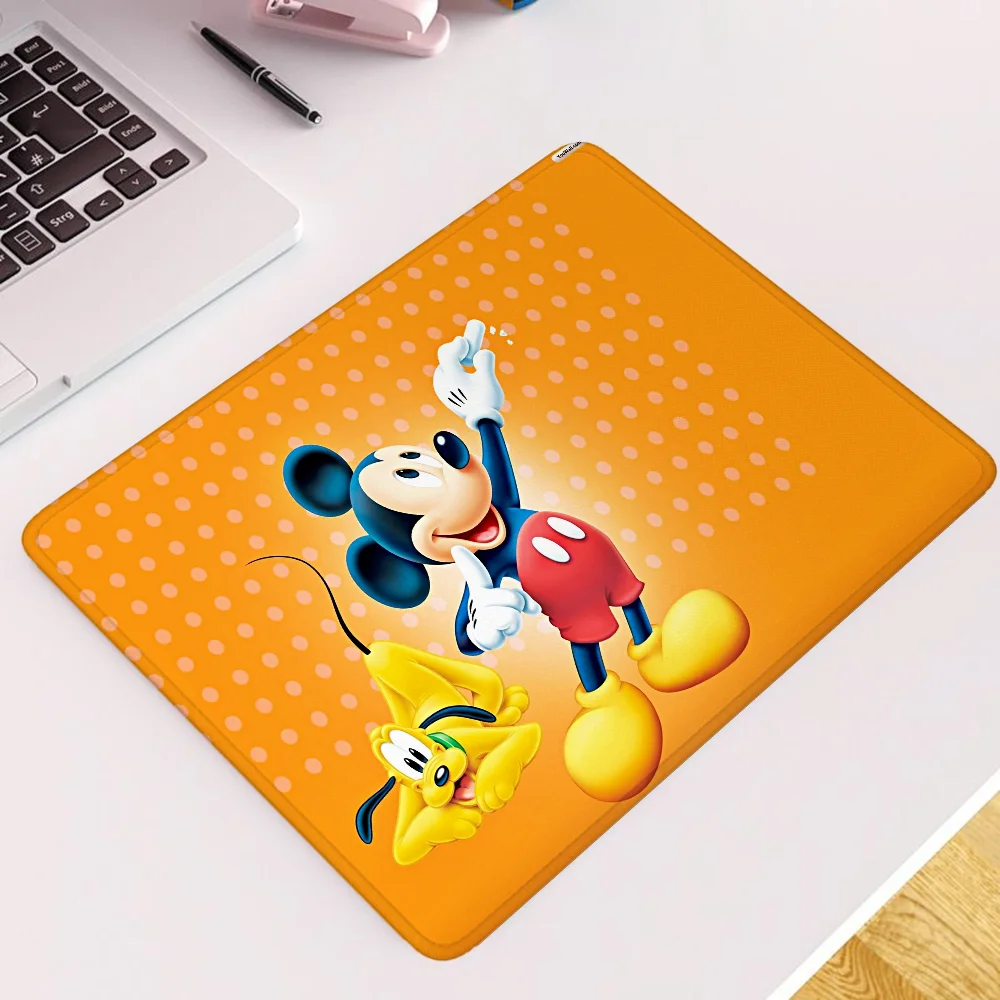 Gaming Accessories Small Pluto Gaming Mouse Pad Anime Game Mats Rubber Mat Pc Gamer Girl Mousepad Company Desk Accessory Mause