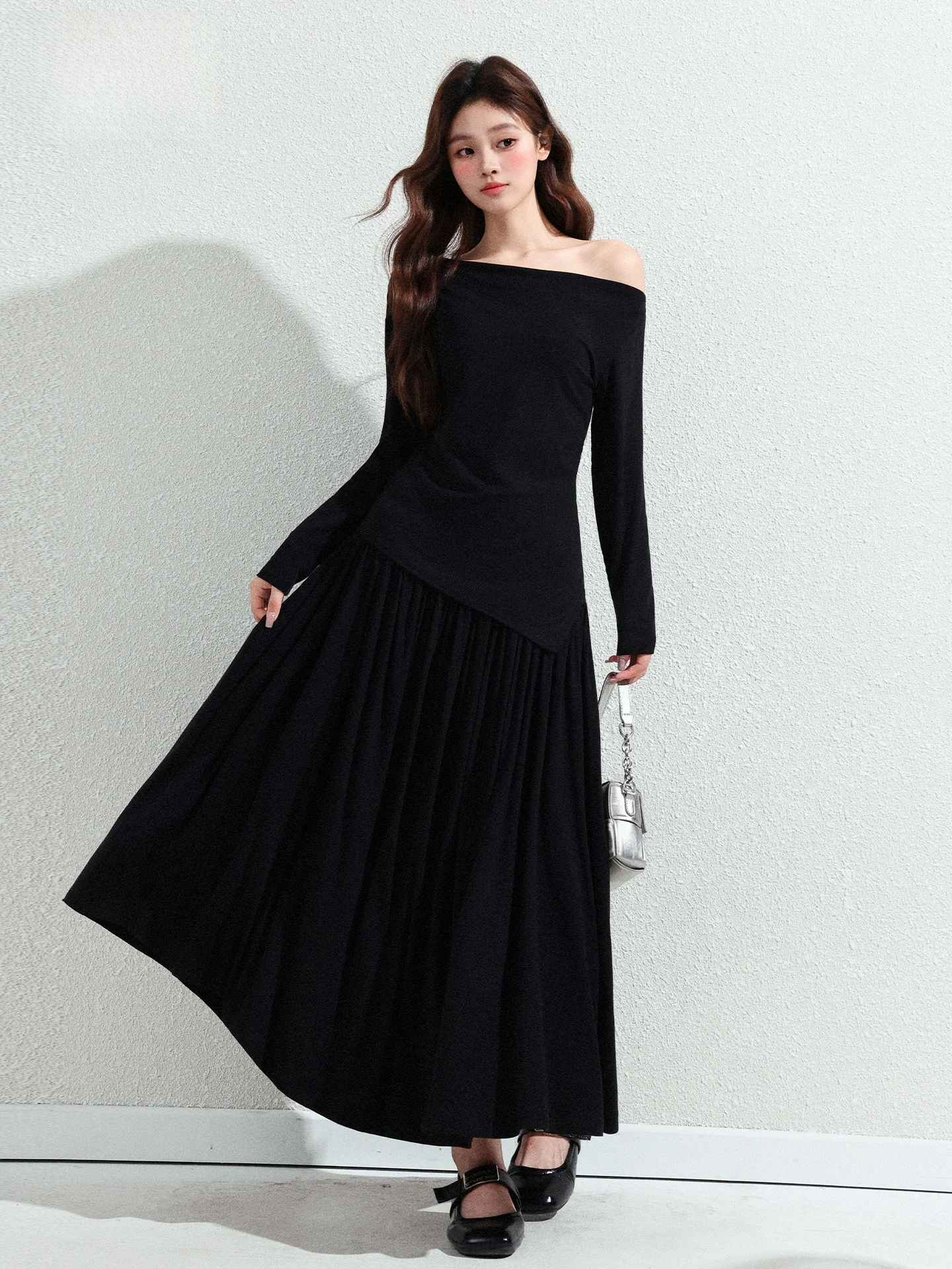 

Hebe Style Black One Shoulder T-Shirt Set Women's Summer Elegance Long Skirt Two Piece Set Casual Loose Fit round Neck Long S...