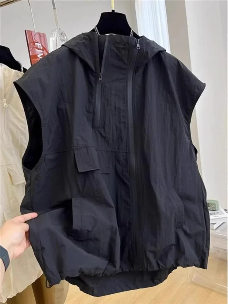 

Женский жилет без рукавов с капюшоном большого размера, летний свободный жилет на молнии, куртка, жилет, верхняя одежда, женское тонкое пальто с карманами на шнурке