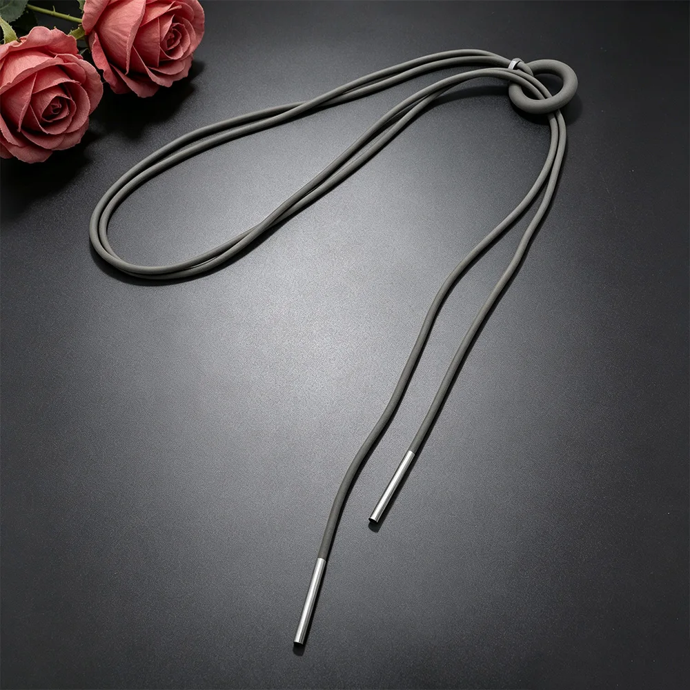 UKEBAY Minimalistische Statement-Halskette mit Kreisanhänger, Gummi-Halskette, lange Kette, leicht, modischer Schmuck, Geschenk, Halskette für den täglichen Gebrauch – Detail 4