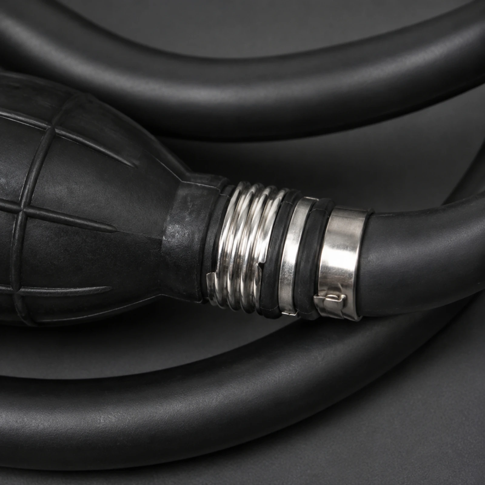 Primer Bulb with Hose One-Way Valve Hand Primer Pump Manual Fuel Pump Barbed for Boat Owners, Engine Maintenance