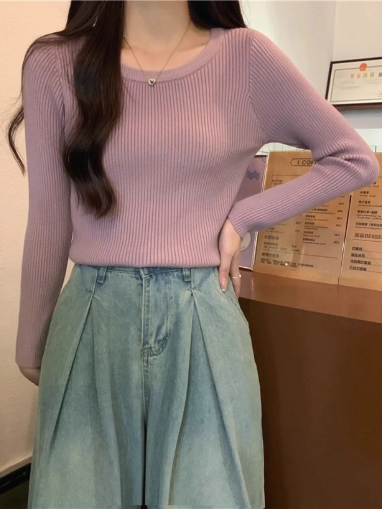 سترة نسائية أساسية بأكمام طويلة لخريف وشتاء 2025 سترة نسائية عصرية برقبة دائرية سترة ضيقة مرنة محبوكة بطبقة أساسية