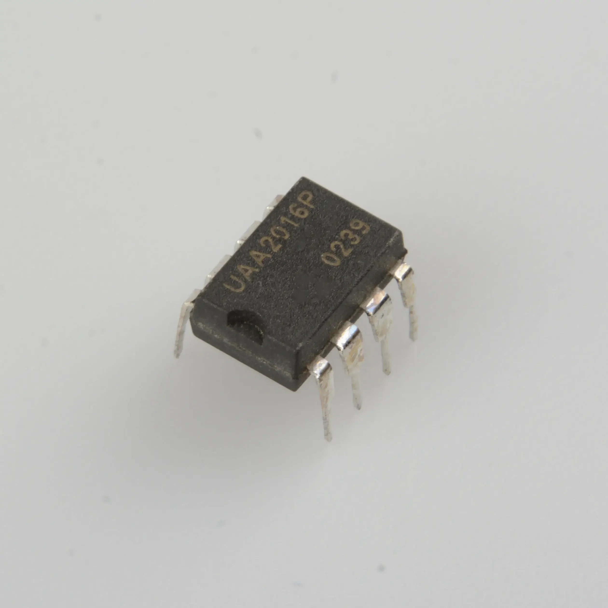 UAA2016P UAA2016 DIP-8 in-line, power management, integrated circuit