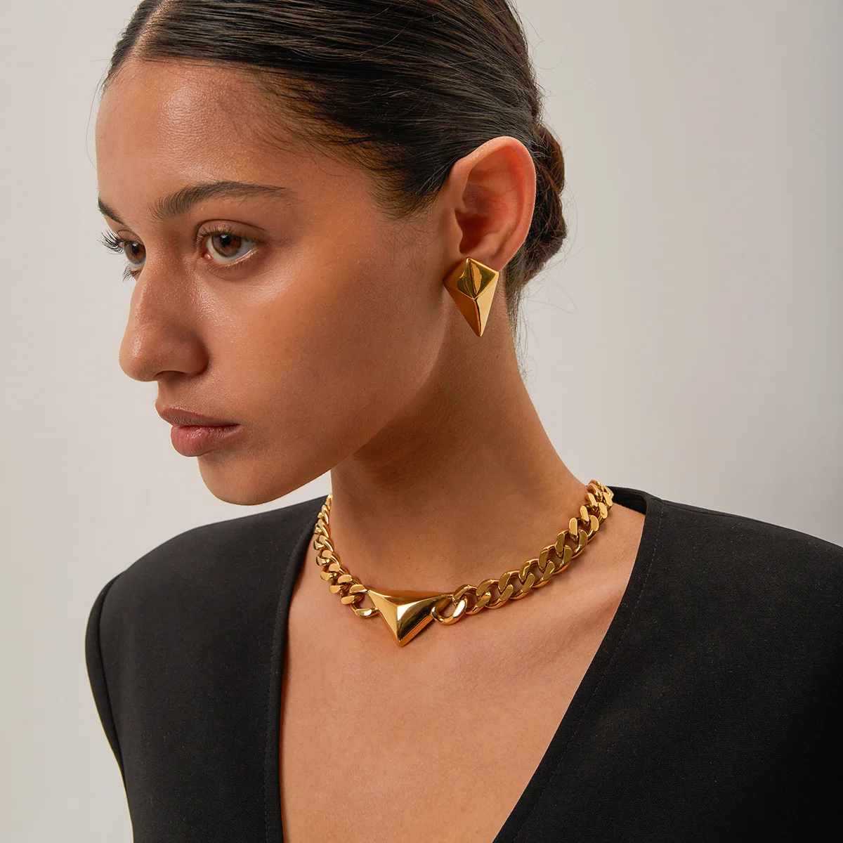 Stainless Steel PVD 18K Gold Plated Tarnish Creative Arrow Stud Earrings For Woman Jewelry Wholesale Trendy