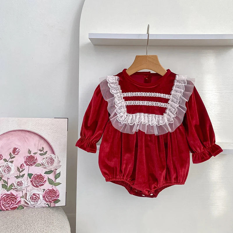2026 Baby Mädchen Roter Samt-Strampler Langarm Weißer Spitzen-Rüschen-Body Neugeborenen Prinzessin Party Weihnachtsoutfit 0-24M – Detail 6