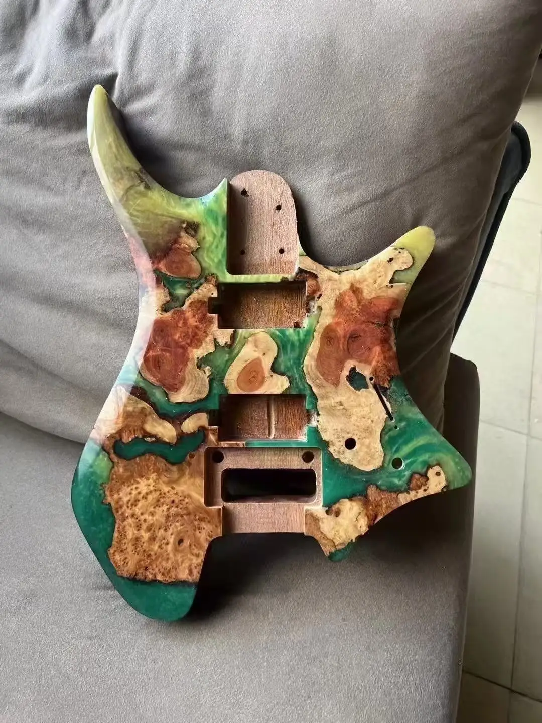 

New product - unfinished semi-finished electric guitar