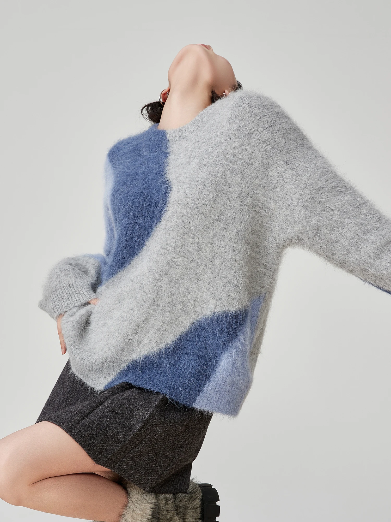 

Мягкий синий вязаный свободный женский свитер, новинка весны, в корейском стиле, свободного кроя, удобный, с круглым вырезом, с длинными рукавами