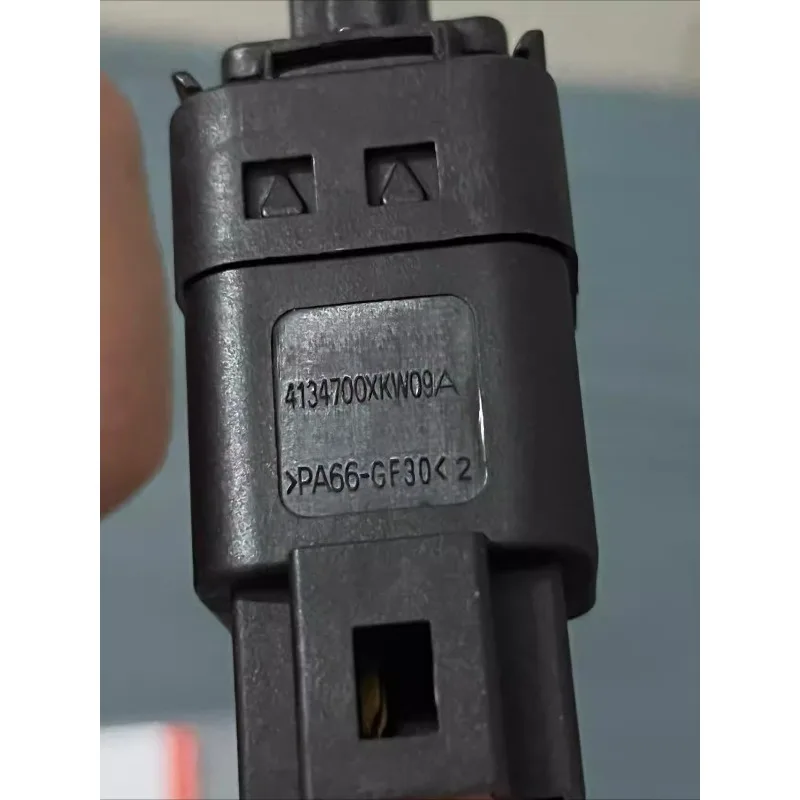 Brake Light Switch for Great Wall Wingle 5 6 for Haval H1 H5 H6 H8 H9 M2 M4 C50 4134700XKW09A